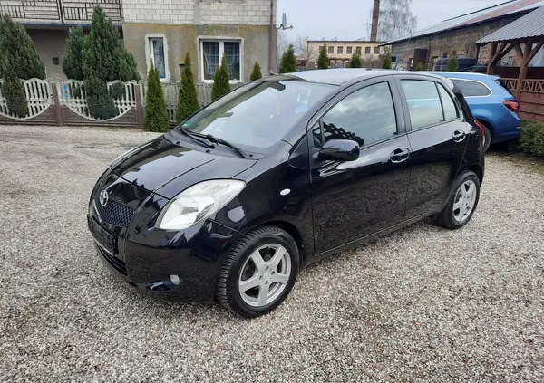 toyota yaris kujawsko-pomorskie Toyota Yaris cena 16900 przebieg: 210000, rok produkcji 2008 z Ożarów